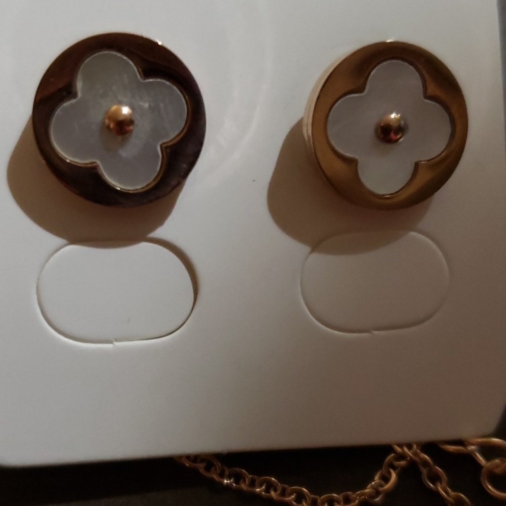 Necklace & Earring Set - Picture 4 of 5